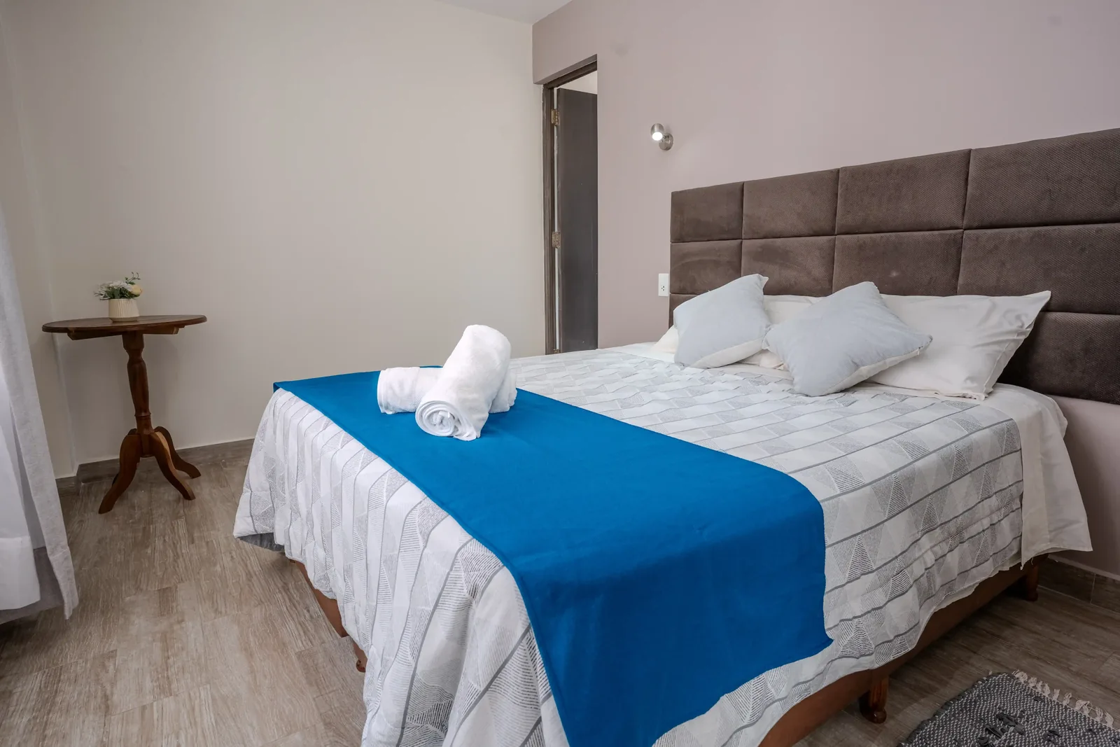Affordable private room with shared bathroom in Sucre guest house